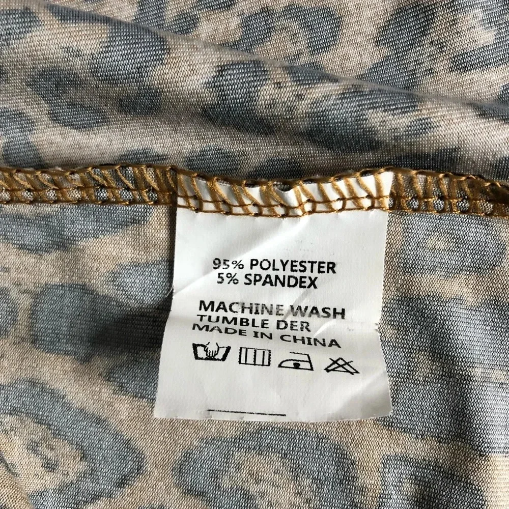 Ana & Kate sleeveless leopard top.  Size small - Picture 4 of 4